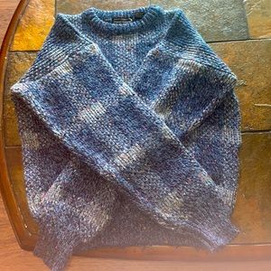 Peter England blue wool sweater no damage to it. Size medium